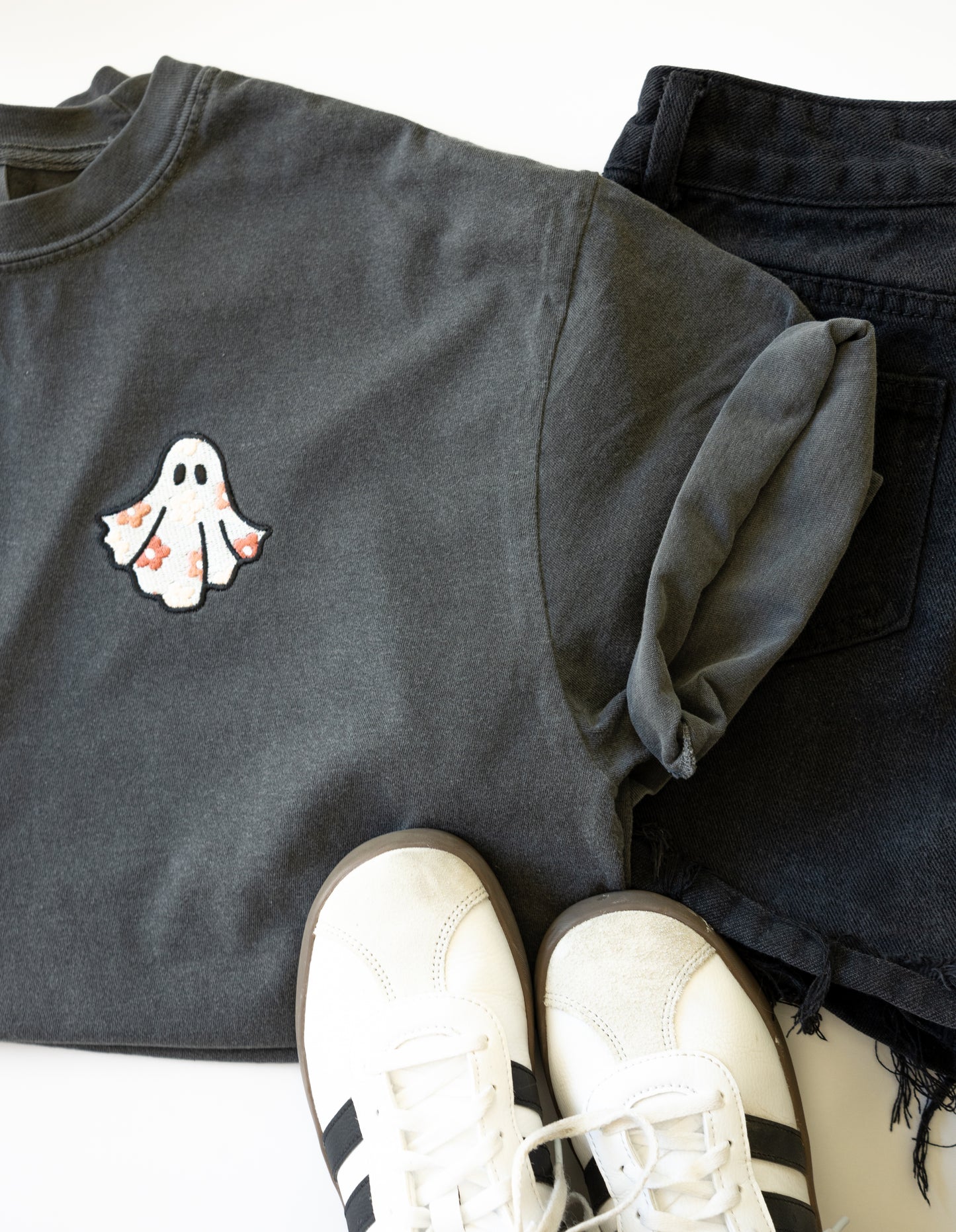 Embroidered Floral Daisy Ghost Tee