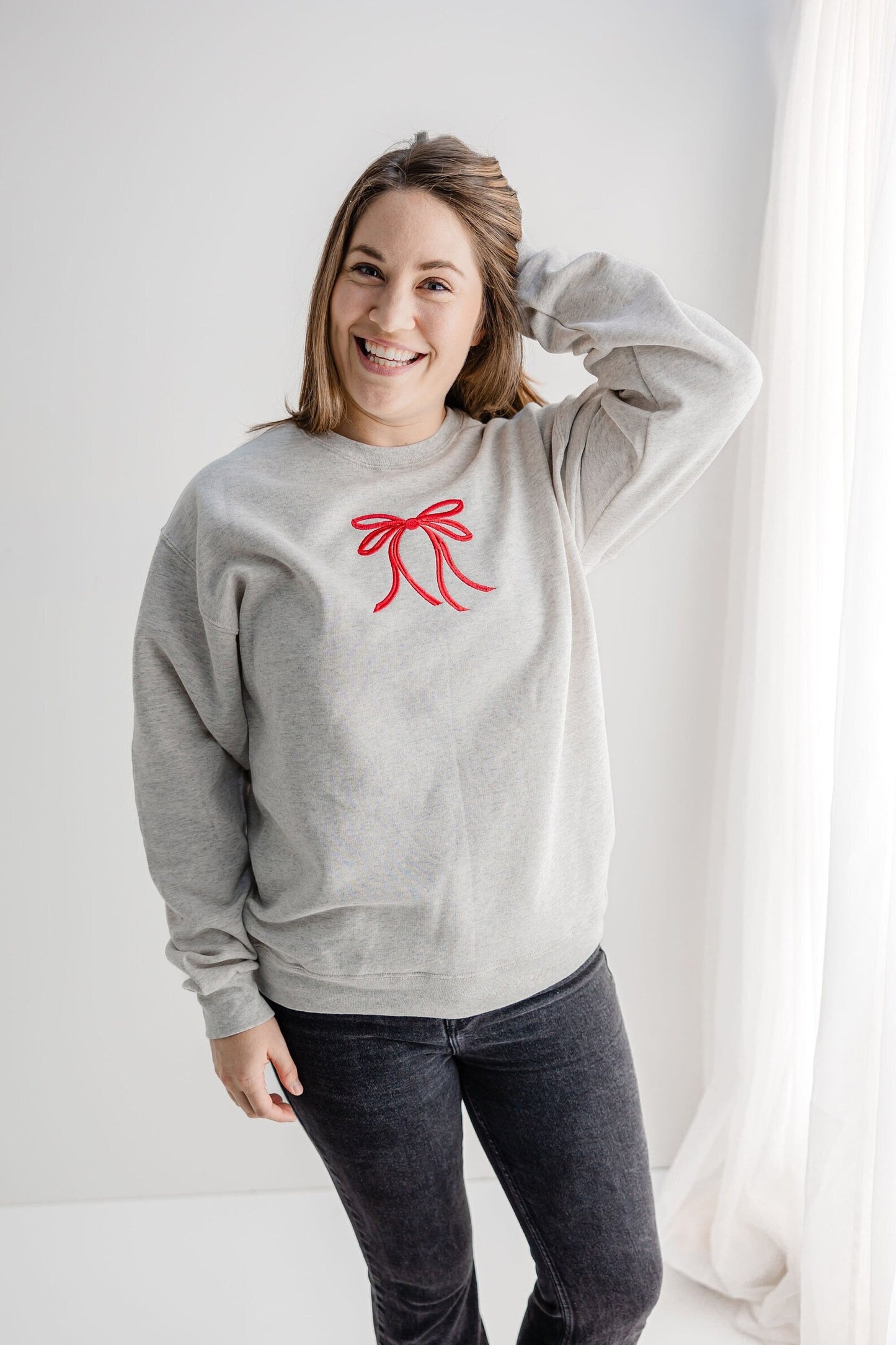 Minimal Bow Embroidered Crewneck